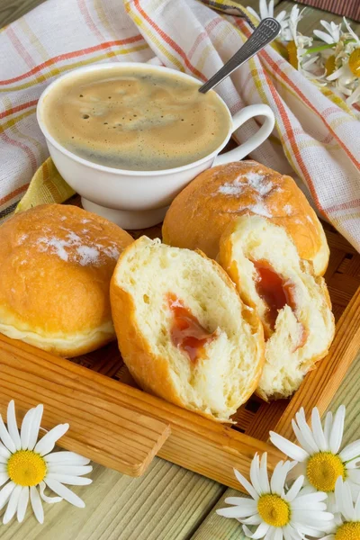 Rosquillas frescas deliciosas y café —  Fotos de Stock