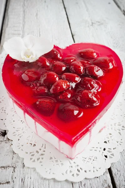 Cake in the shape of heart — Stock Photo, Image