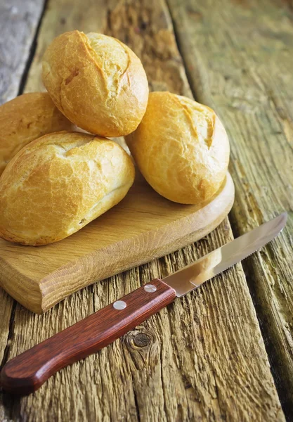 Kleine frische Brötchen — Stockfoto