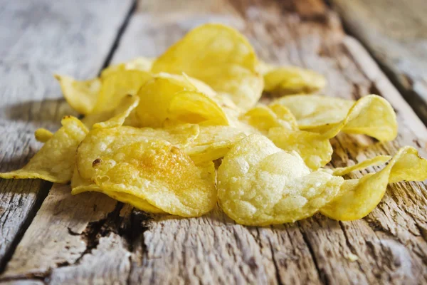 Çıtır patates cipsi. 