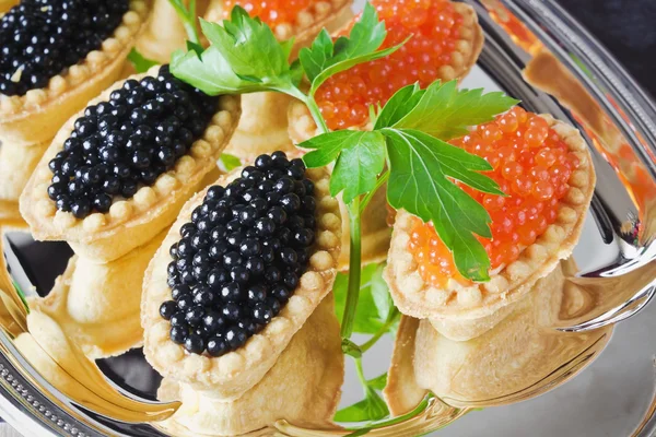 Svart och röd kaviar — Stockfoto