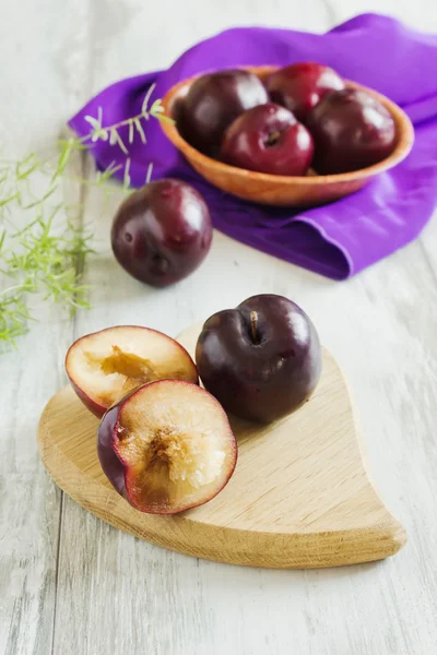 Fresh ripe plum — Stock Photo, Image