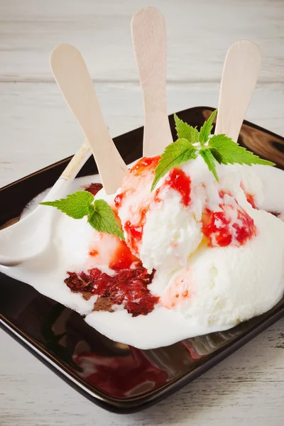 Delicious ice cream — Stock Photo, Image