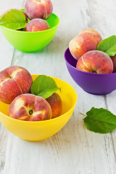 Ripe peaches — Stock Photo, Image