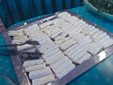 doğranmış beyaz peynir