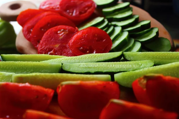 Cucumbers and tomatoes healthy eating — Stock Photo, Image