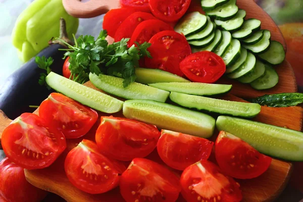 Verdure fresche in tavola — Foto Stock
