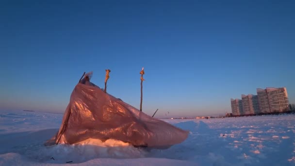 Homemade Plastic Tent Ice Fisherman Made Windbreak Ice Fishing Strong — Stockvideo