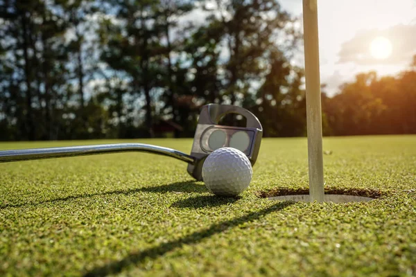 Balle Golf Club Golf Sur Vert Dans Parcours Golf Soir — Photo