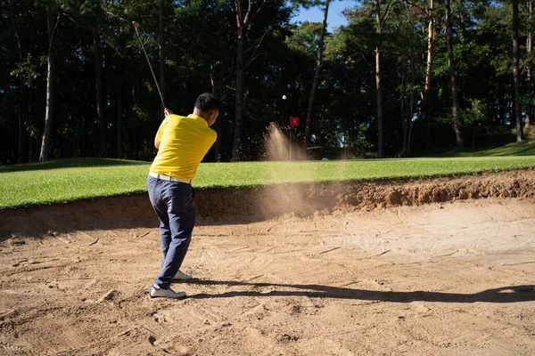 Asian Golfer Swings Sand Pit Pre Match Practice Golf Course — 图库照片