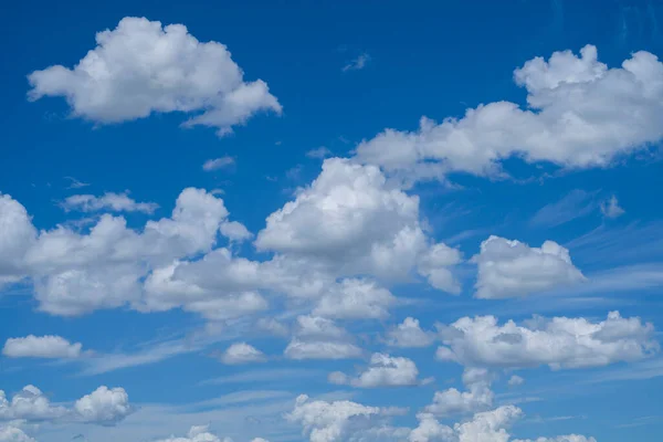 Céu Azul Com Nuvens Brancas Céu Nuvens Durante Dia Verão — Fotografia de Stock