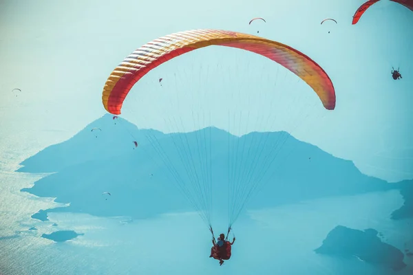 Parapente Voando Praia Oludeniz Fethiye Mugla Destino Viagem Conceito Verão — Fotografia de Stock