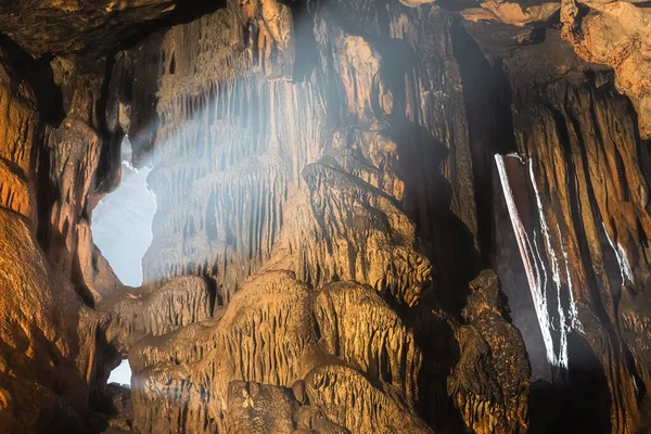 インカヤ洞窟の形成 エリキイズミルトルコ — ストック写真