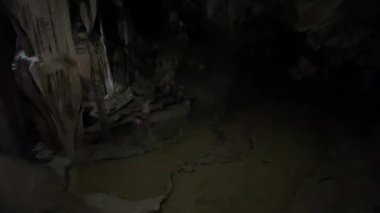 Moc Chau 'daki ilk mağara.