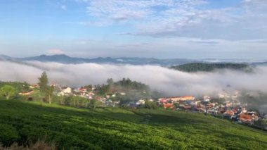 Cau Dat kasabasında bulutlar