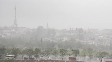 Da Lat dağ kasabasında öğleden sonra yağmuru