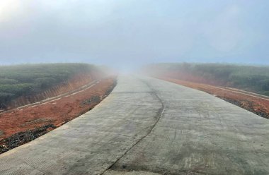 Bulutlar Cau Dat kasabasına geri döndü.