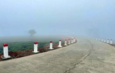 Bulutlar Cau Dat kasabasına geri döndü.
