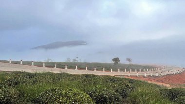 Bulutlar Cau Dat kasabasına geri döndü.