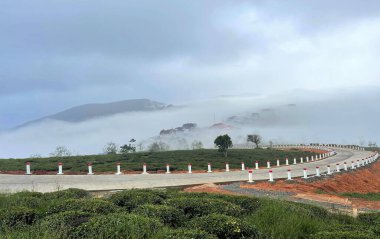 Bulutlar Cau Dat kasabasına geri döndü.