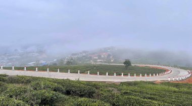 Bulutlar Cau Dat kasabasına geri döndü.