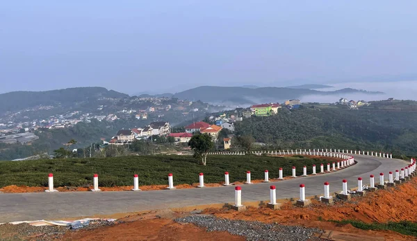 Bulutlar Cau Dat kasabasına geri döndü.