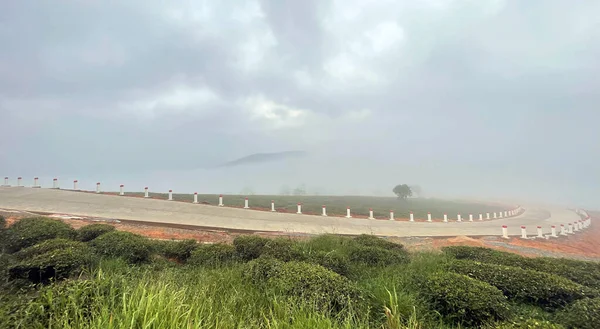 Bulutlar Cau Dat kasabasına geri döndü.