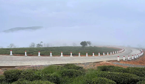 Bulutlar Cau Dat kasabasına geri döndü.