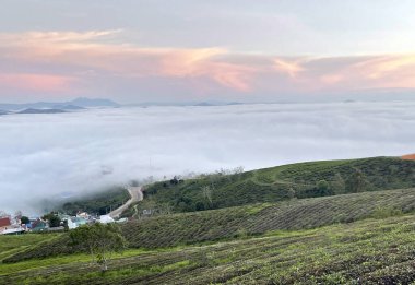 Cau Dat kasabası bulutları