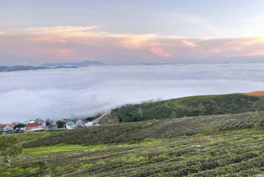 Cau Dat kasabası bulutları