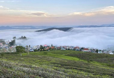 Cau Dat kasabası bulutları