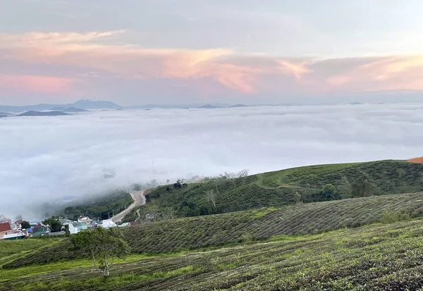 Cau Dat kasabası bulutları