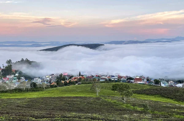 Cau Dat kasabası bulutları