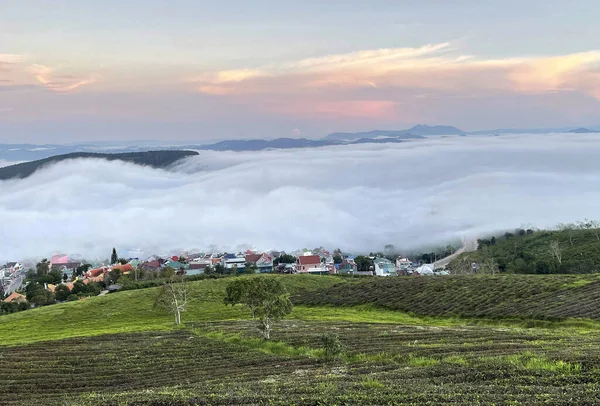 Cau Dat kasabası bulutları