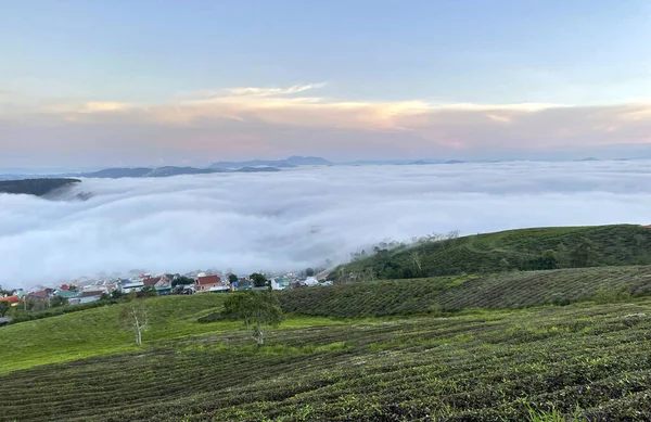 Cau Dat kasabası bulutları
