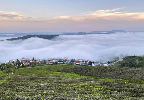 Cau Dat kasabası bulutları