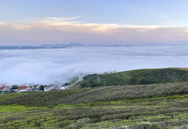 Cau Dat kasabası bulutları