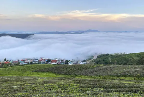 Cau Dat kasabası bulutları