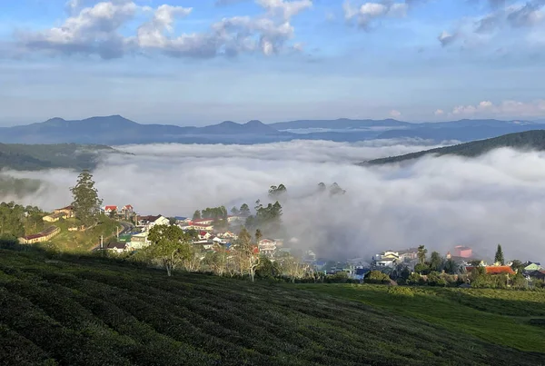 Cau Dat kasabası bulutları