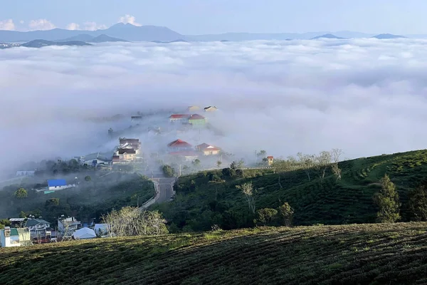 Cau Dat kasabası bulutları