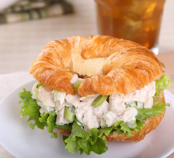 Sanduíche de salada de frango — Fotografia de Stock