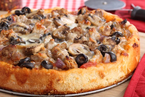 kalın hamurlu pizza portre