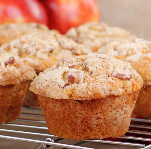 Apfel-Nuss-Muffin Nahaufnahme Stockbild