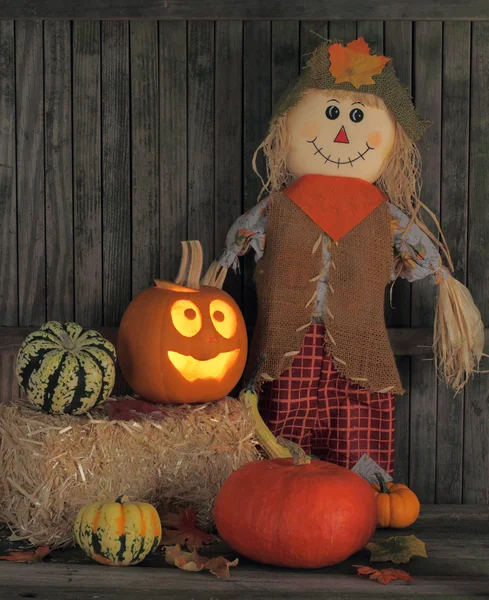 Jack-o-lantern and Straw Doll — Stock Photo, Image