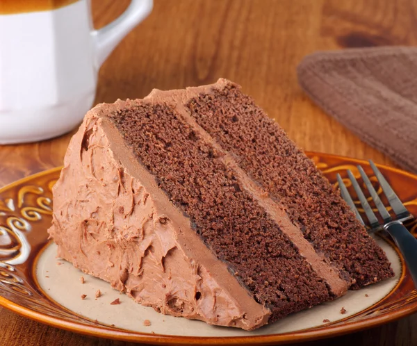 Pedazo de pastel de capa de chocolate — Foto de Stock