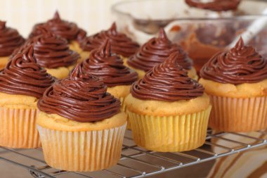 buzlu çikolata cupcakes