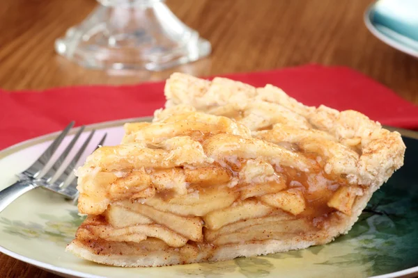 Rebanada de pastel de manzana — Foto de Stock