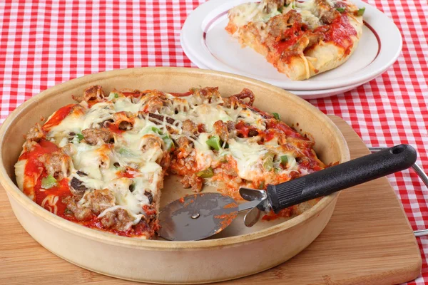 Pizza de plato profundo — Foto de Stock