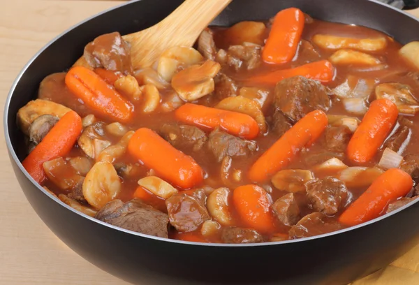 Panela de estufado de carne — Fotografia de Stock