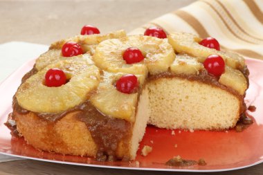 pasta aşağı ters doğranmış ananas